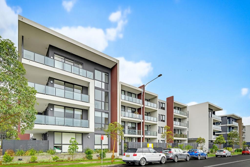 406/76 LAKESIDE PDE, JORDAN SPRINGS, NSW 2747