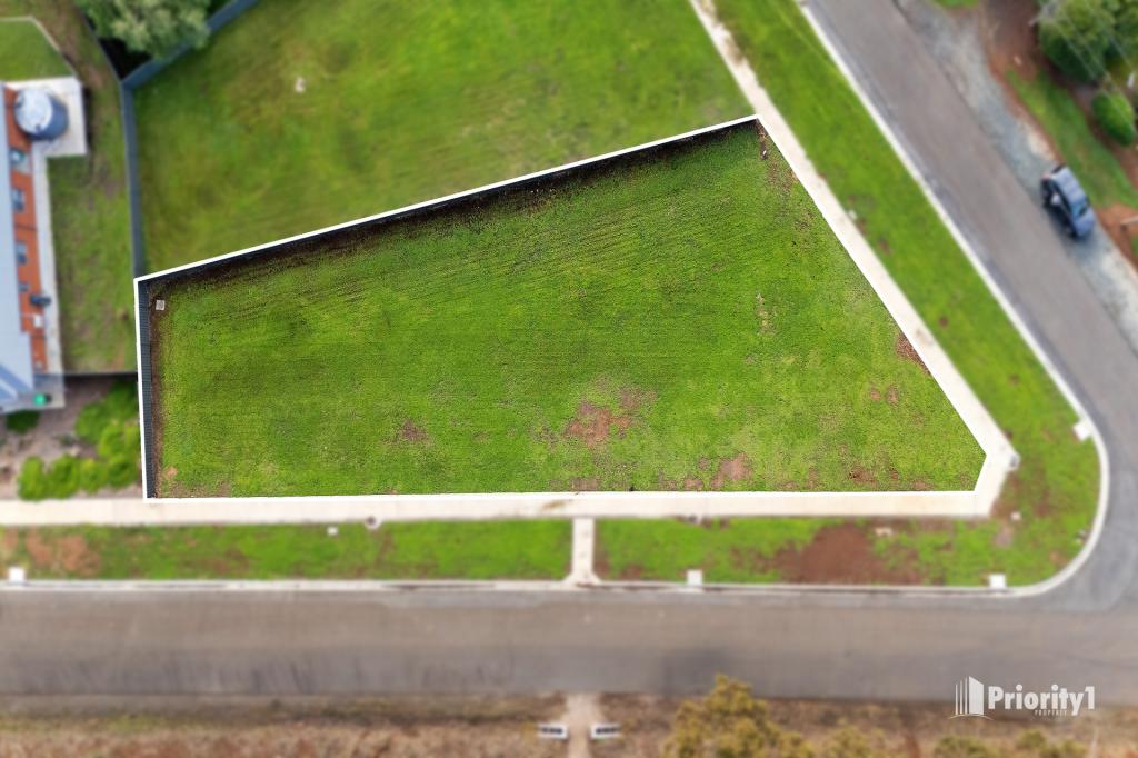 LOT 7/30 CRAVEN CRES, HEATHCOTE, VIC 3523