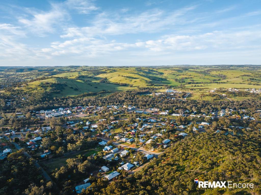 Contact agent for address, DUMBARTON, WA 6566