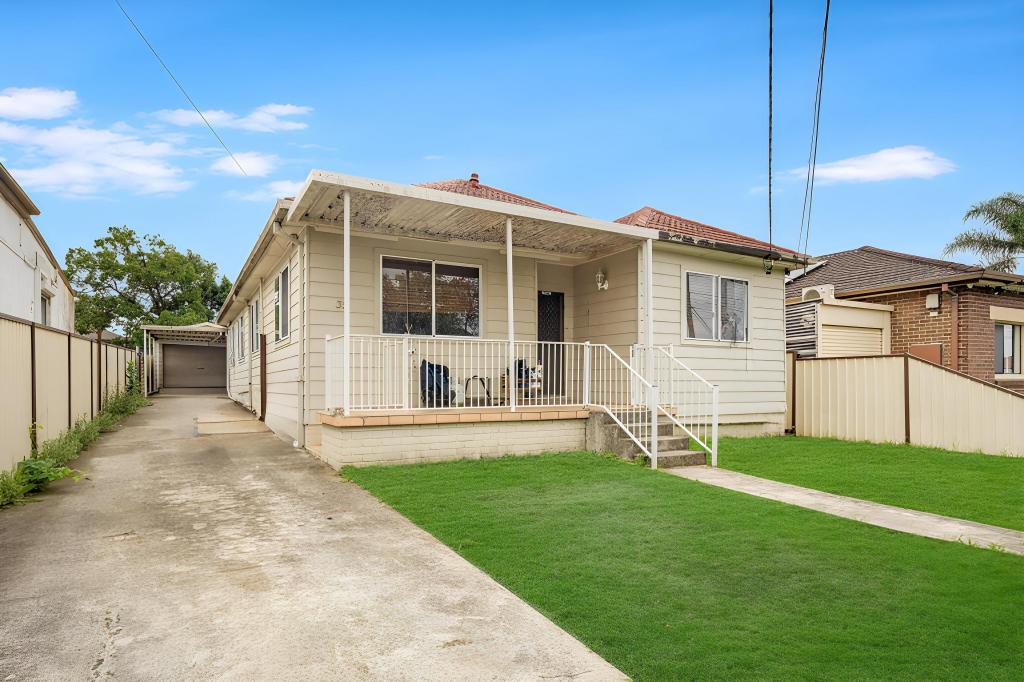35 Old Kent Rd, Greenacre, NSW 2190
