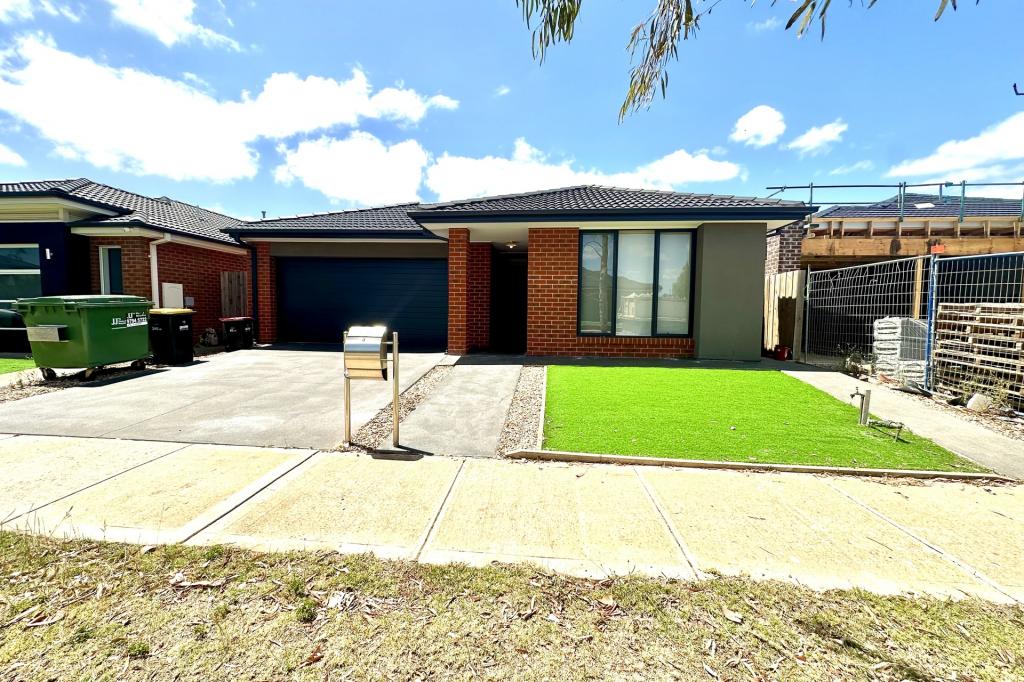 15 GUTHRIE DR, MELTON SOUTH, VIC 3338