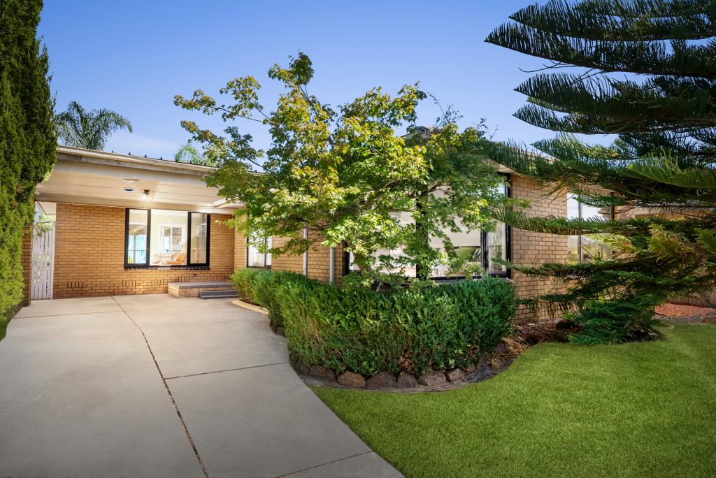 18 Bellarine Ct, Keysborough, VIC 3173