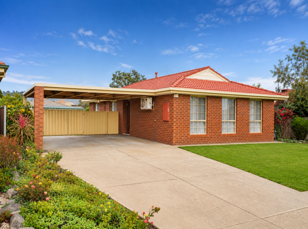 10 EDINBURGH CCT, WEST WODONGA, VIC 3690