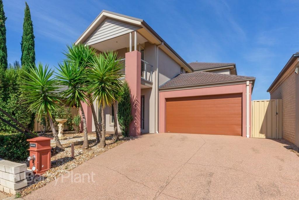 8 Westerfolds Tce, Caroline Springs, VIC 3023