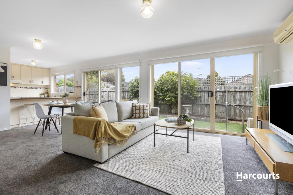 2/318 Aberdeen St, Manifold Heights, VIC 3218