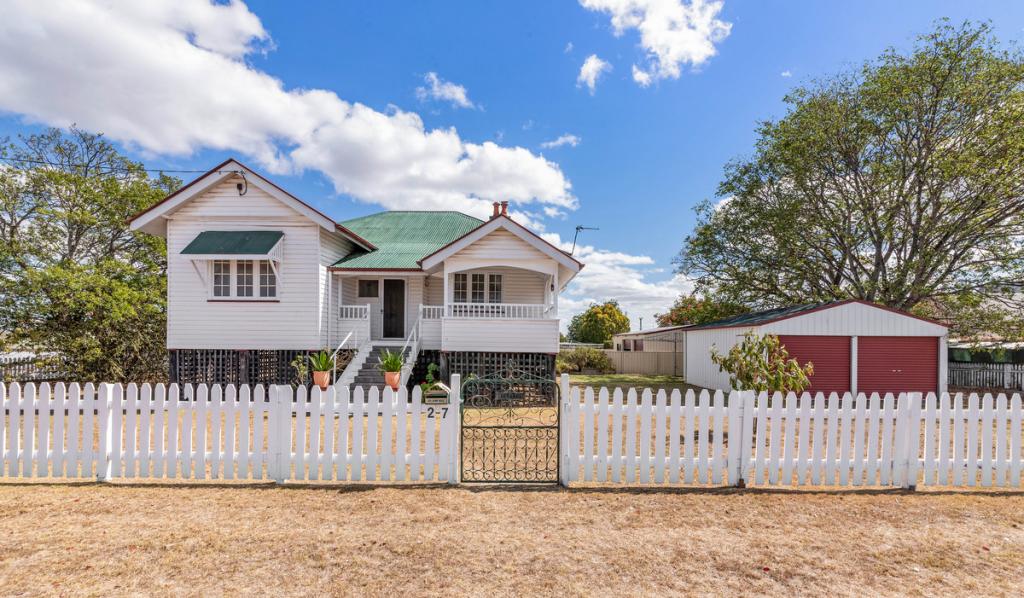 27 Bourke St, Warwick, QLD 4370