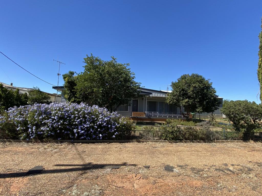 7 Fifth Ave, Narromine, NSW 2821