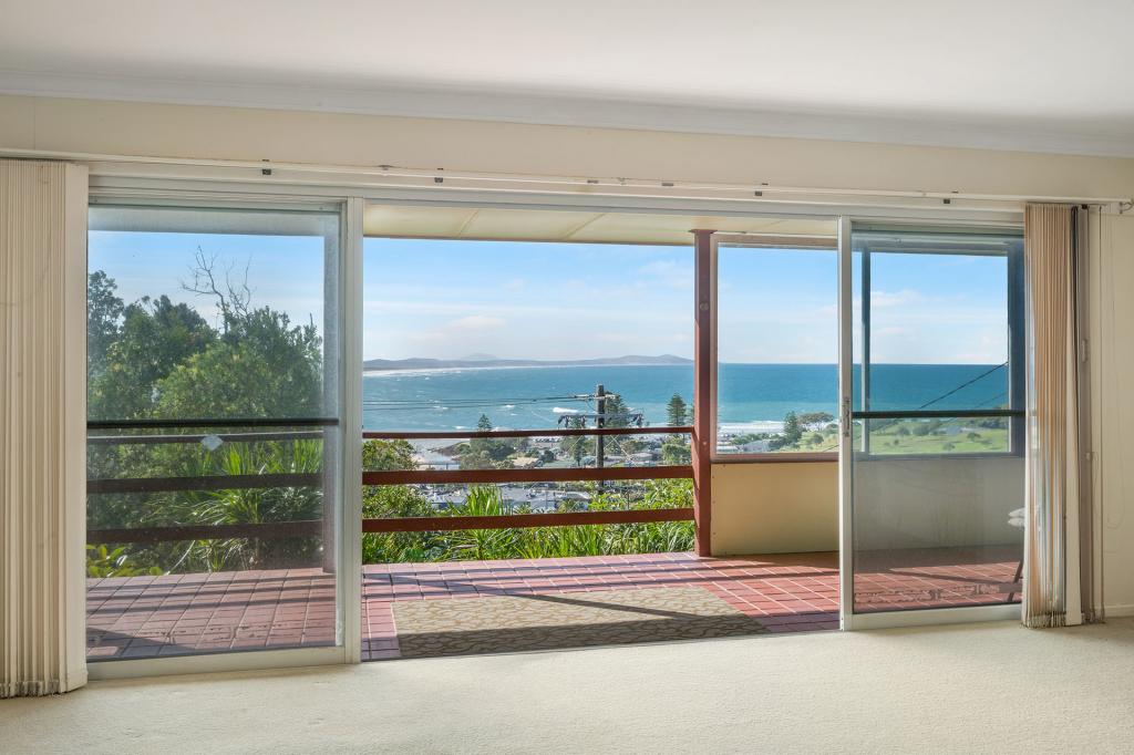 52 Dulconghi St, Crescent Head, NSW 2440