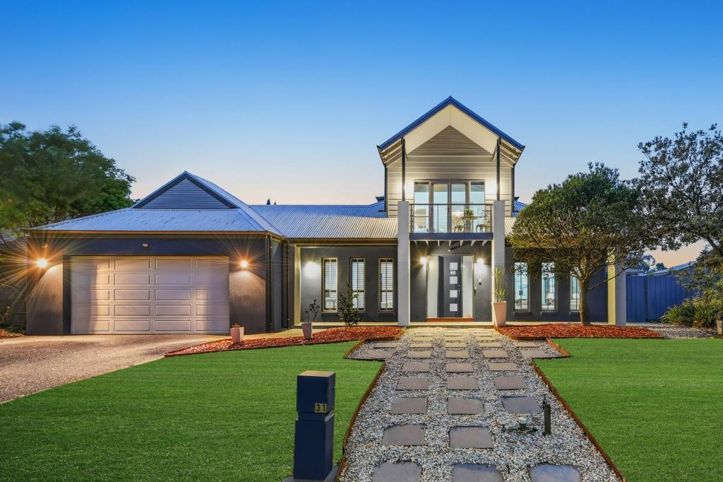 31 ISLAND POINT AVE, WATERWAYS, VIC 3195
