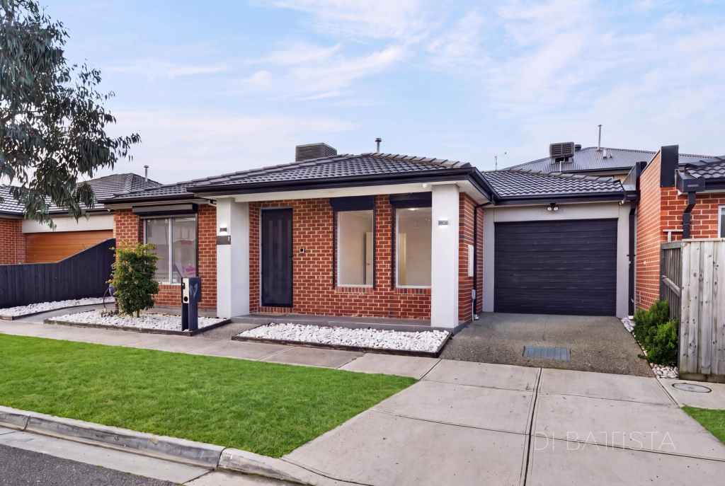 2 Mawson St, Mickleham, VIC 3064