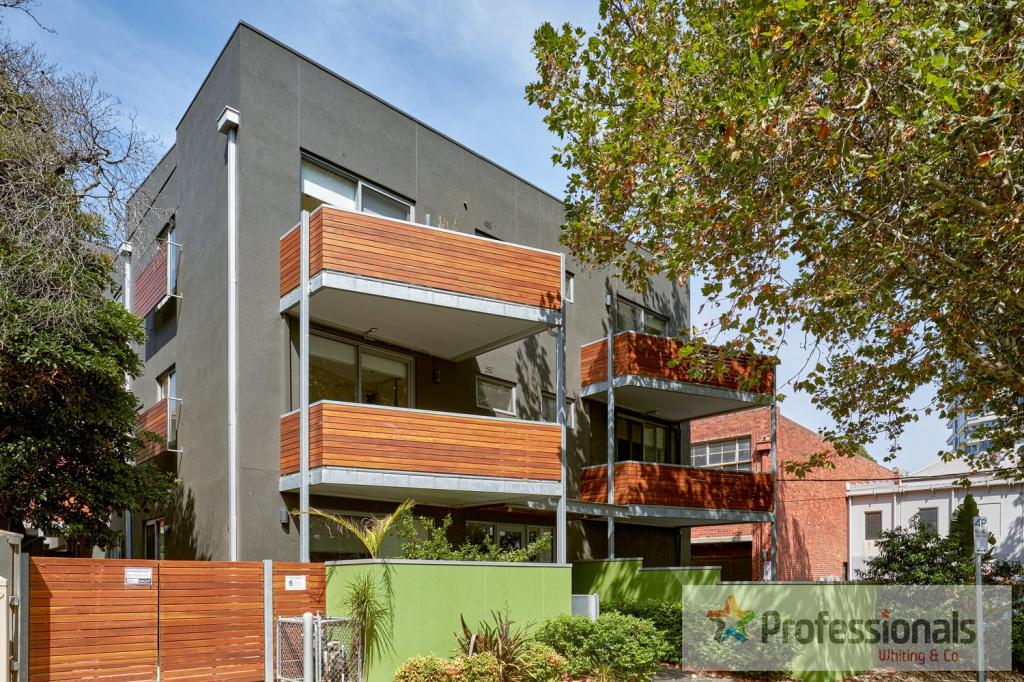 8/3 CHARNWOOD RD, ST KILDA, VIC 3182