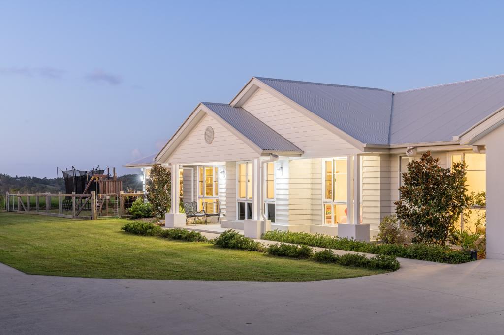 2 Traveston Rd, Traveston, QLD 4570