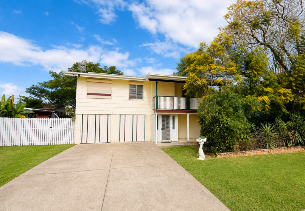 52 Limpus St, Urangan, QLD 4655