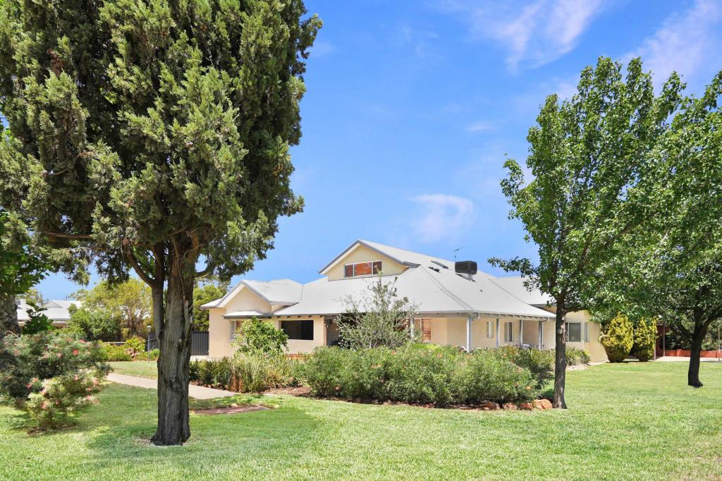 8 Animoo Ave, Griffith, NSW 2680