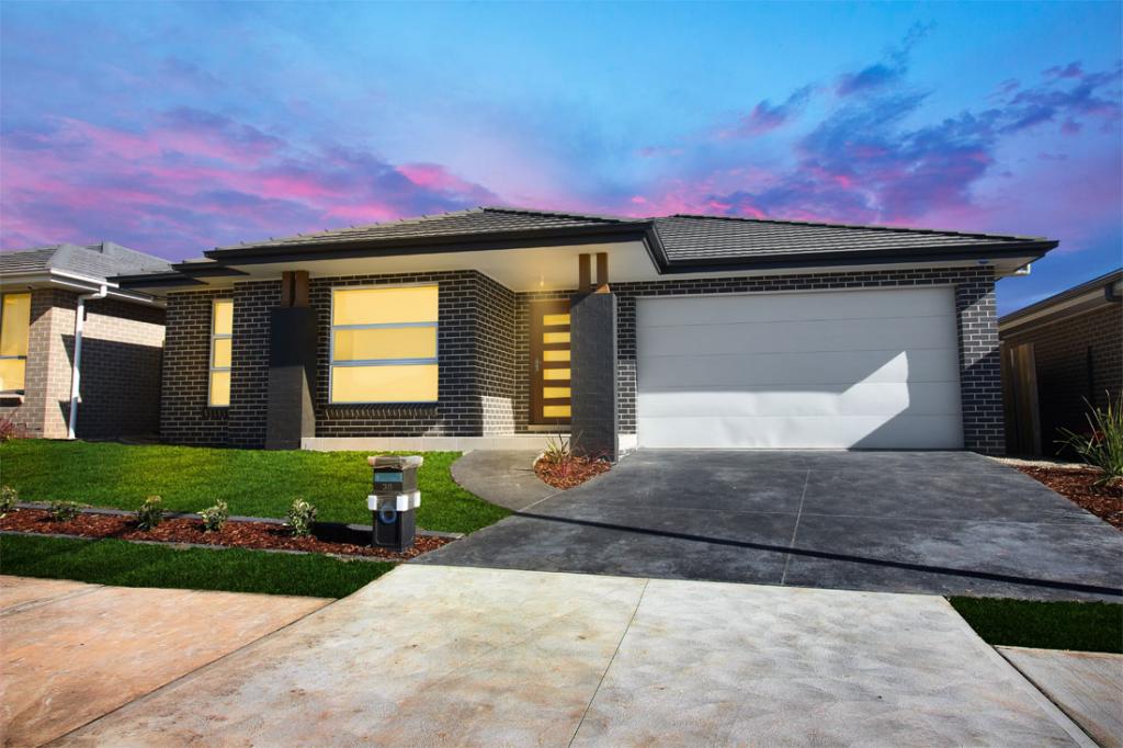 38 BANFIELD DR, ORAN PARK, NSW 2570