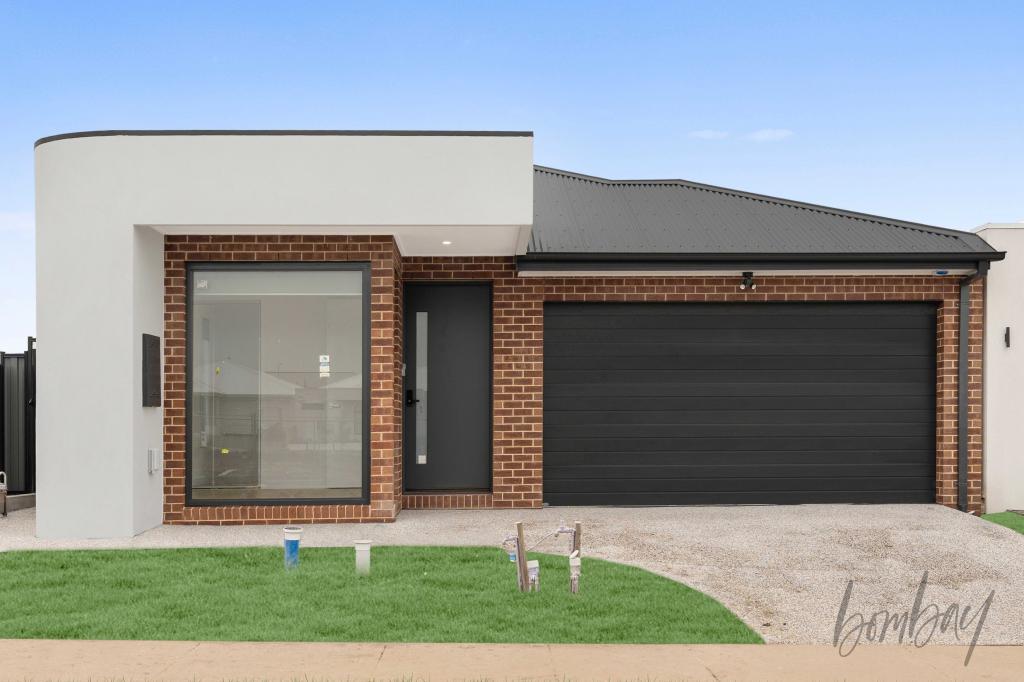 41 KURRAJONG RD, MICKLEHAM, VIC 3064