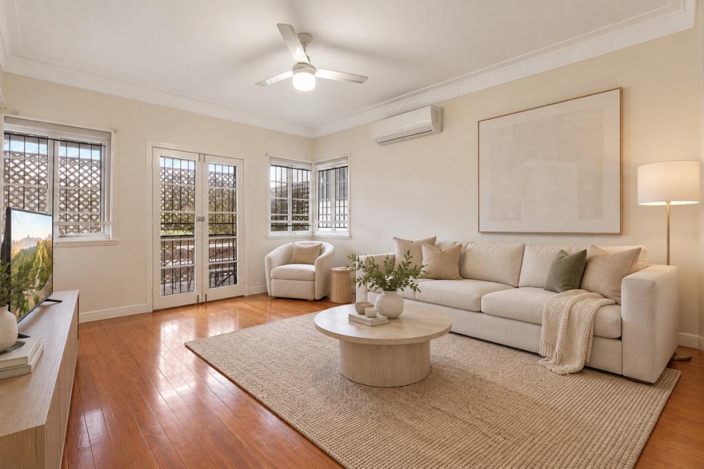 110 STANLEY RD, CAMP HILL, QLD 4152