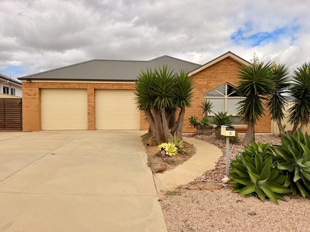 5 Bray St, Moonta Bay, SA 5558