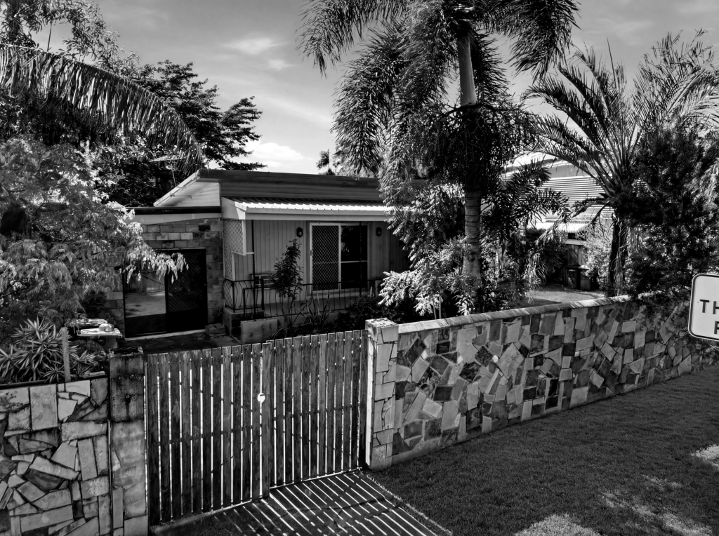 35 Montgomery St, West End, QLD 4810