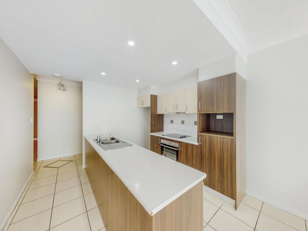 2/33 Humpybong Esp, Redcliffe, QLD 4020