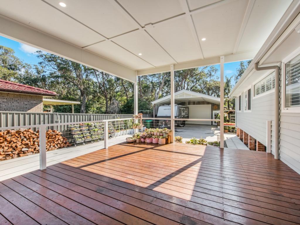 84 Cadonia Rd, Tuggerawong, NSW 2259