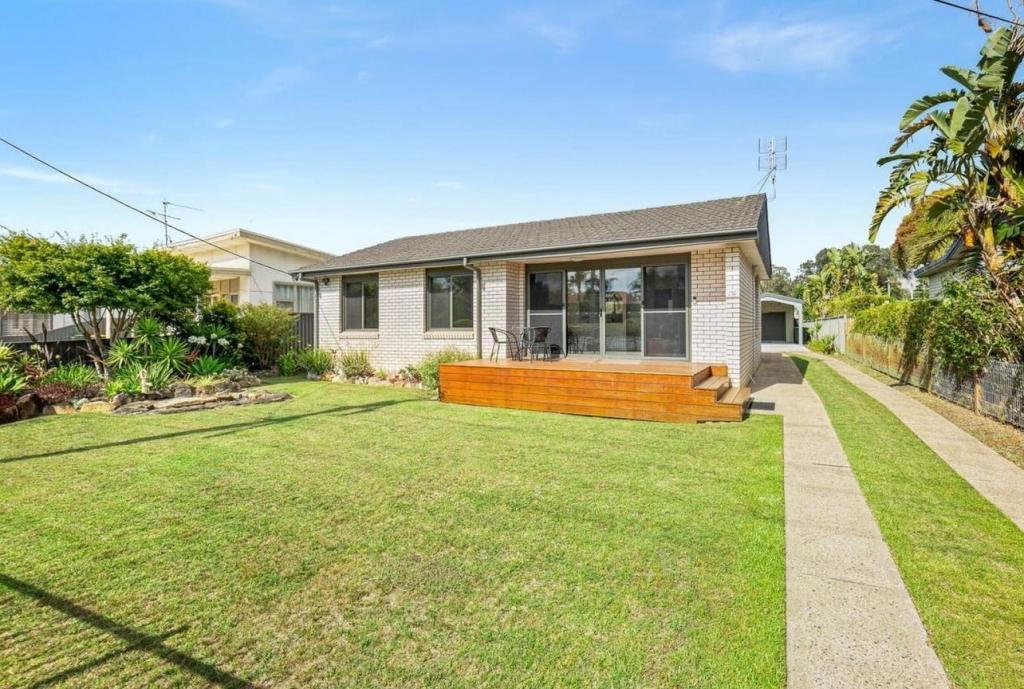 130 Beach Rd, Batemans Bay, NSW 2536