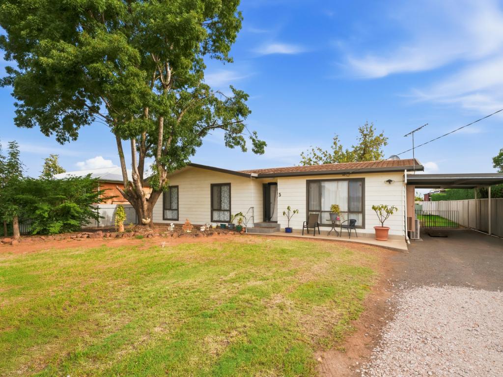 5 LEAVER ST, YENDA, NSW 2681