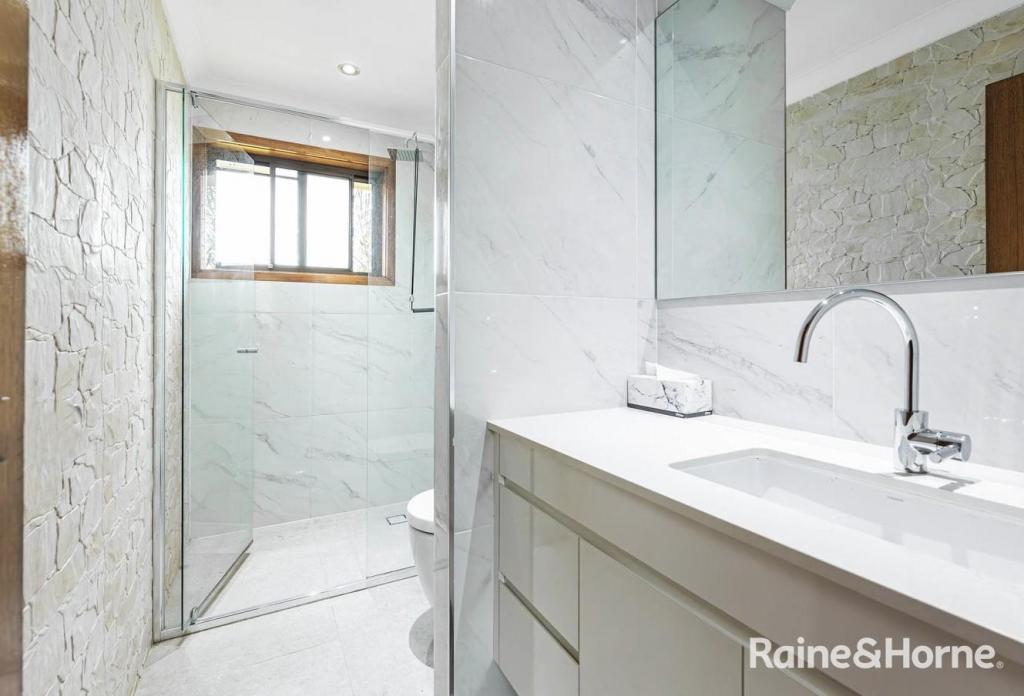 2 Hakea Ct, St Clair, NSW 2759