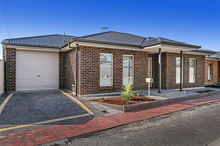6 BROOKESVILLE LANE, ROSEWATER, SA 5013