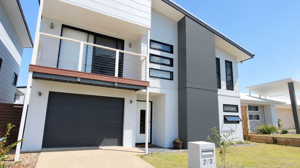 2/3 Christina Rd, Clinton, QLD 4680