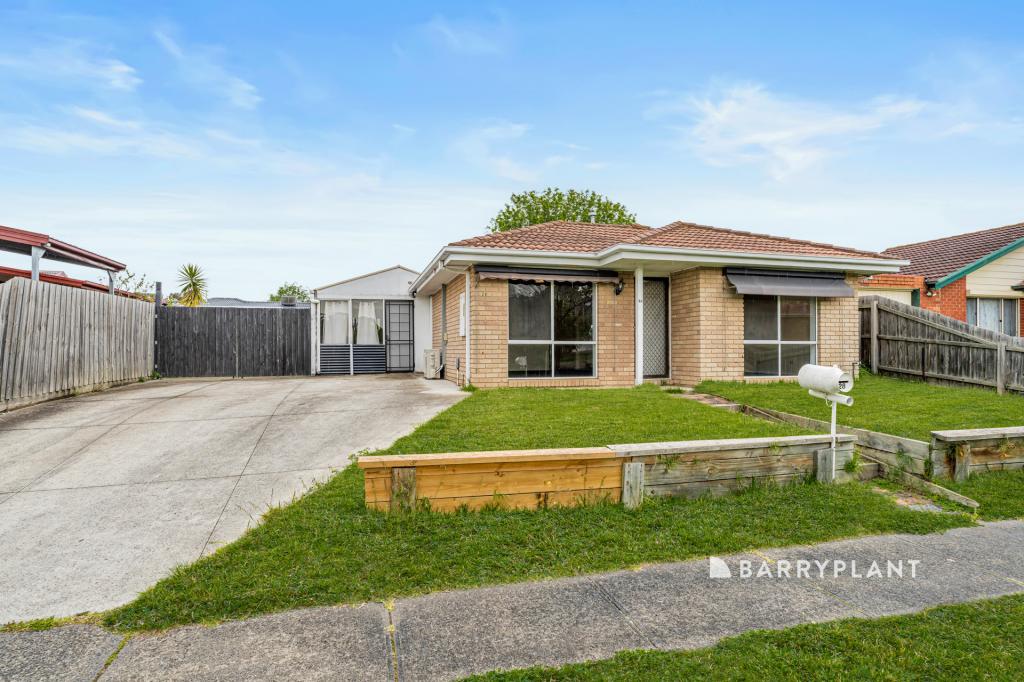 28 Godwin Cres, Cranbourne North, VIC 3977