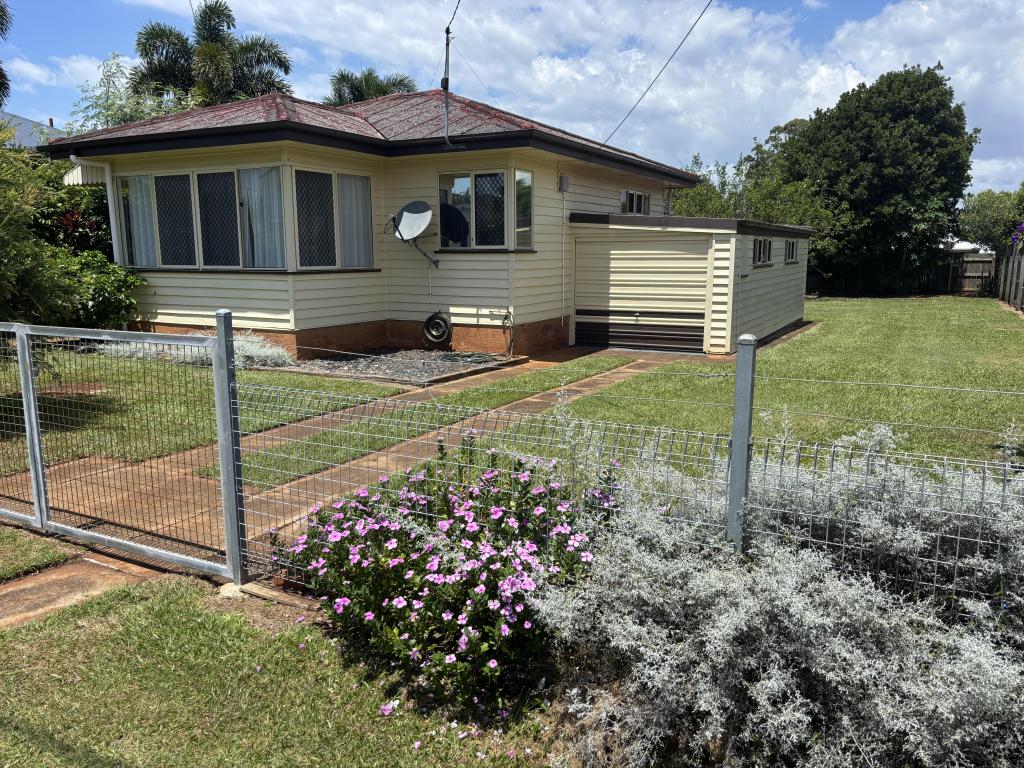 49 Collins St, Woody Point, QLD 4019