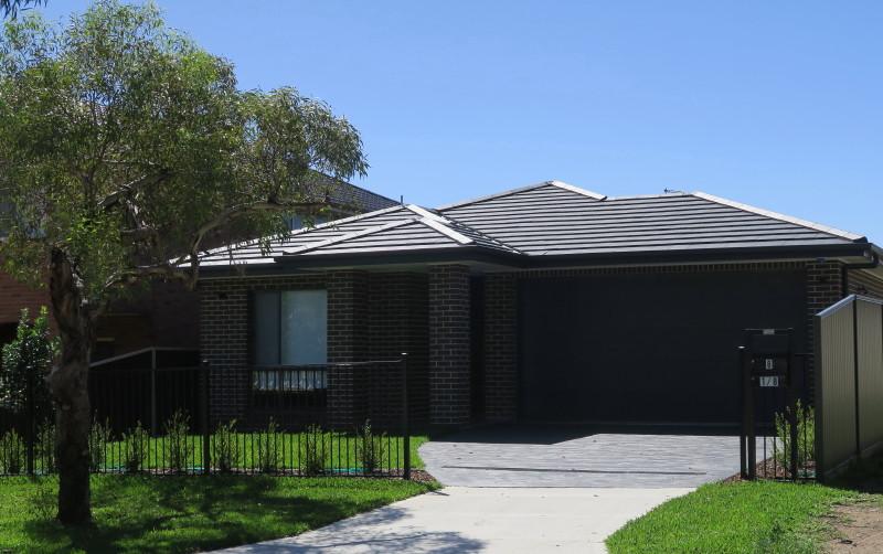 8 Station St, Regents Park, NSW 2143