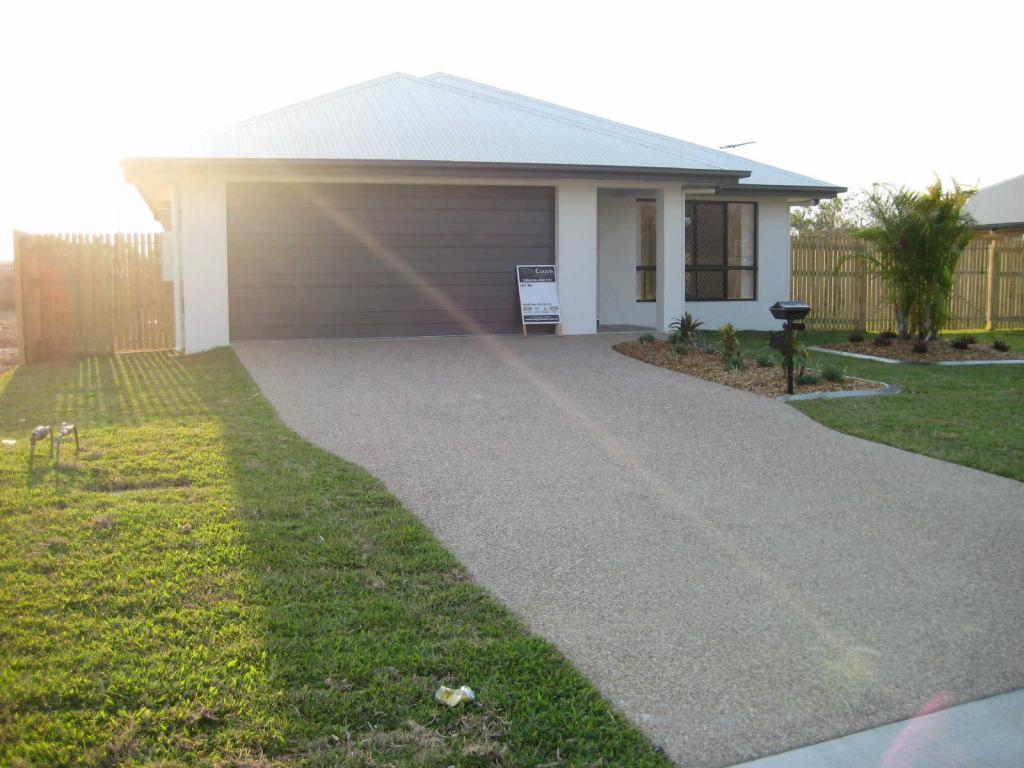 13 Stella St, Kelso, QLD 4815
