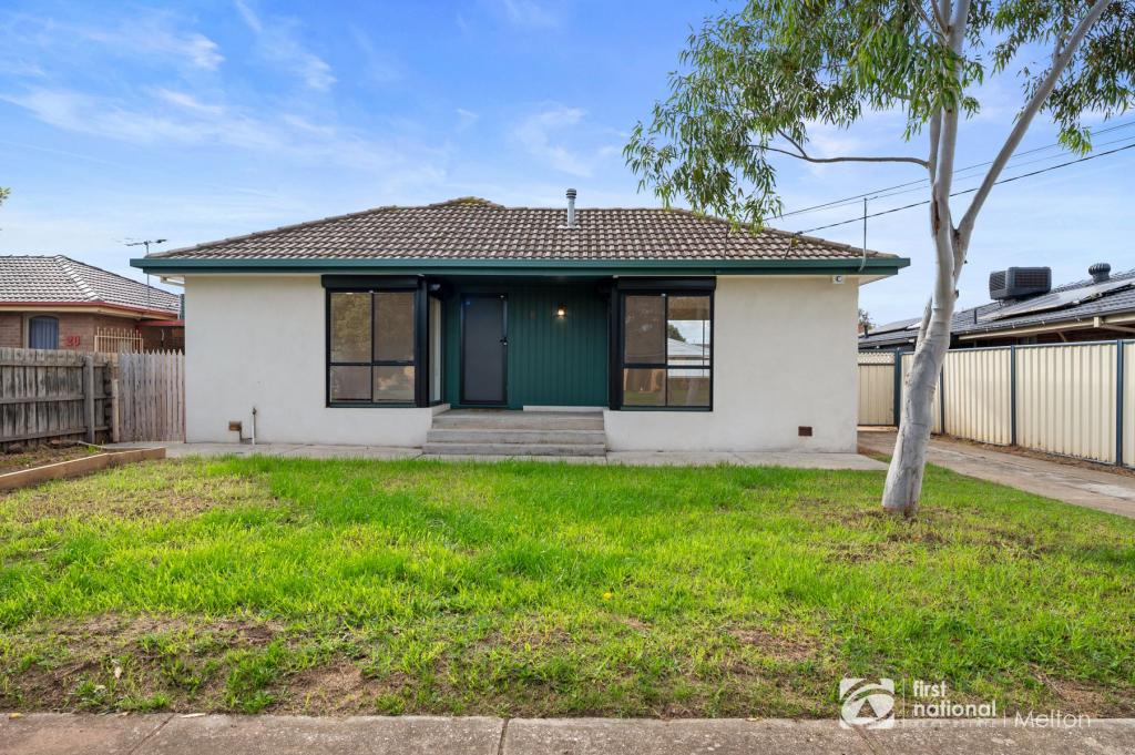 18 Bridgeford Cres, Melton South, VIC 3338