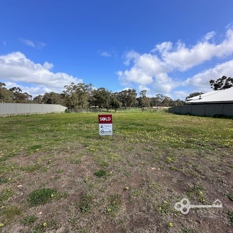 10 Kooyonga Ct, Worrolong, SA 5291