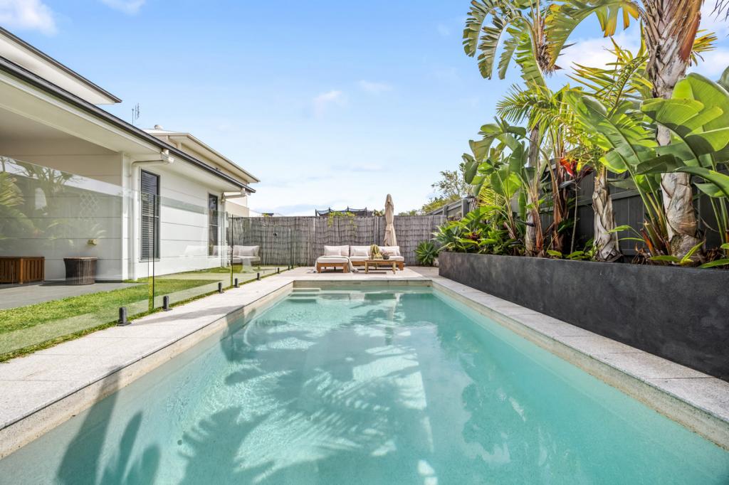 13 BANKS CRES, BARINGA, QLD 4551