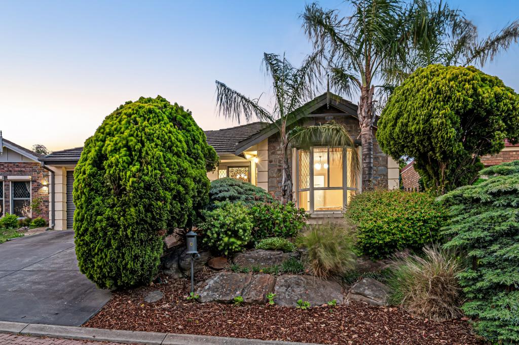 8 AURORA CCT, GREENWITH, SA 5125