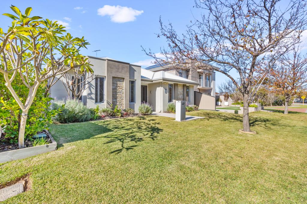 15 Leschenault Bvd, Lake Coogee, WA 6166
