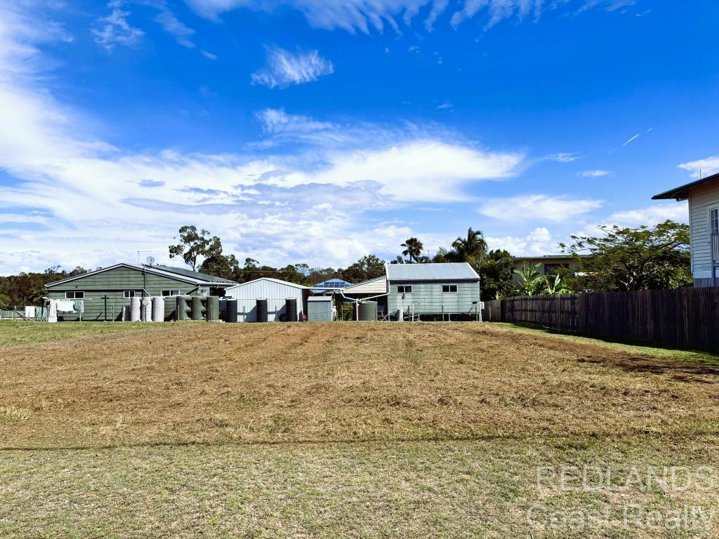 18 BAY DR, RUSSELL ISLAND, QLD 4184