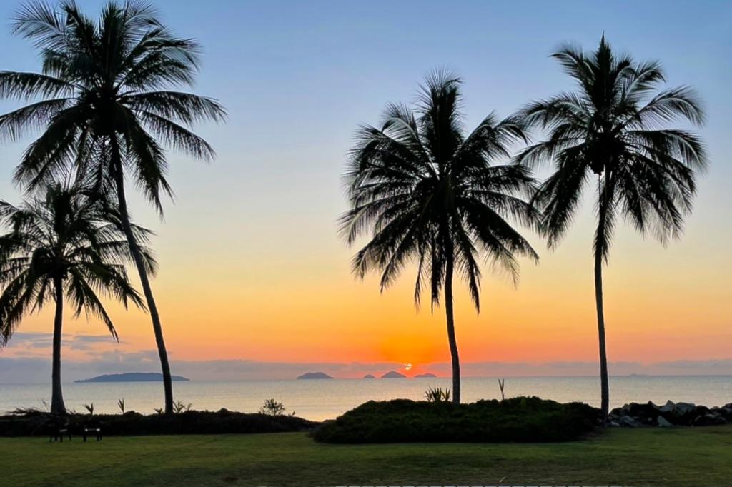 13 Taylor St, Tully Heads, QLD 4854