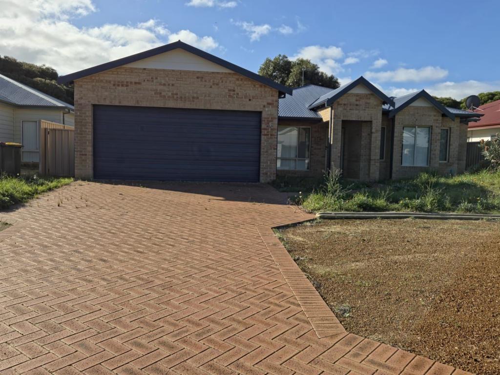72 Maitland St, Hopetoun, WA 6348