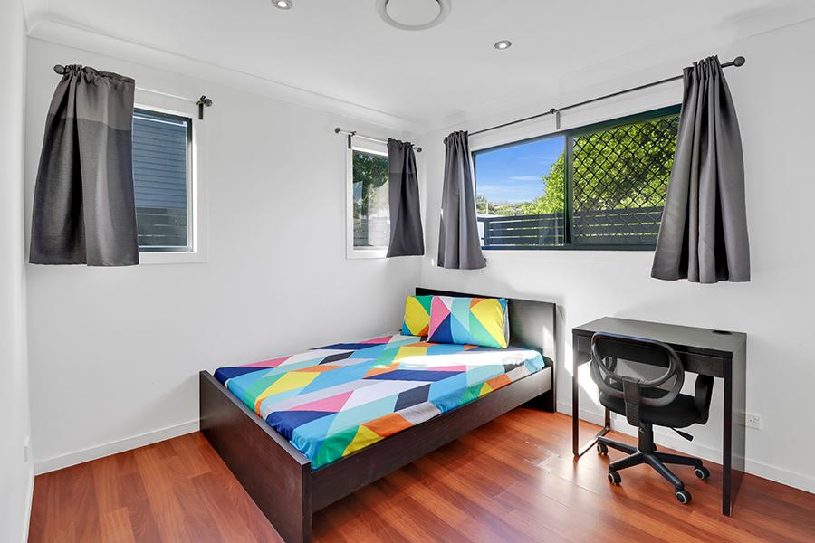Room 4 - 5/38 Taunton St, Annerley, QLD 4103