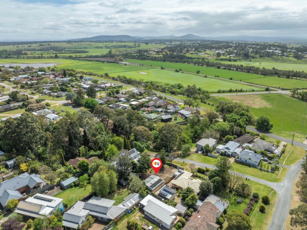 5 SCOTT ST, BAIRNSDALE, VIC 3875