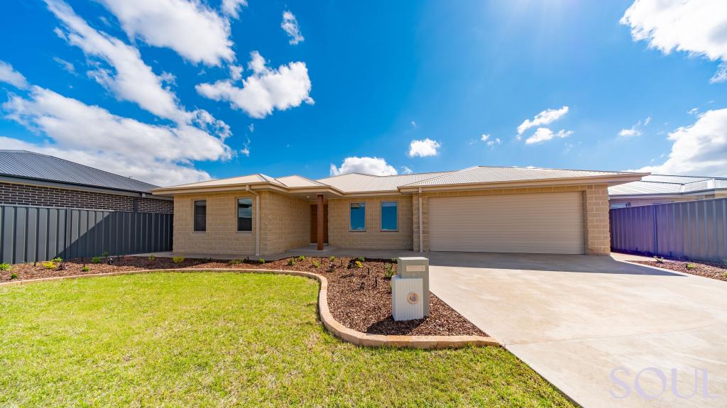 63 PIPER CCT, GRIFFITH, NSW 2680