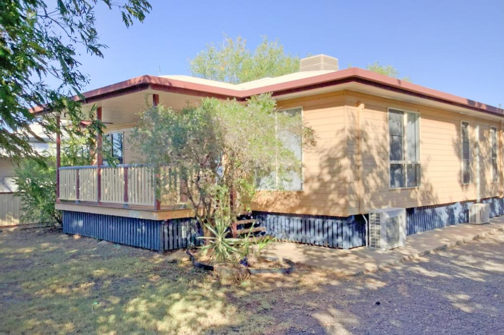 31 Lark St, Longreach, QLD 4730