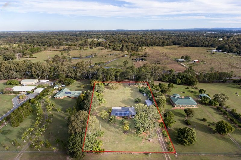 32-34 BRAMSTON CT, BURPENGARY EAST, QLD 4505