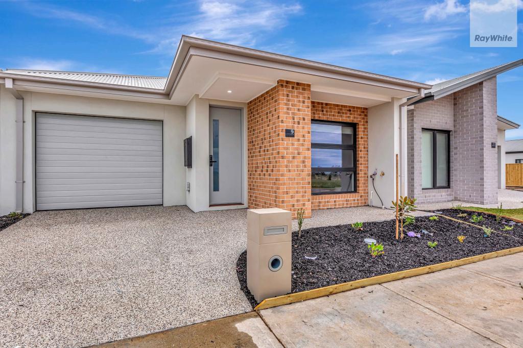 9 FORTRESS ST, WYNDHAM VALE, VIC 3024