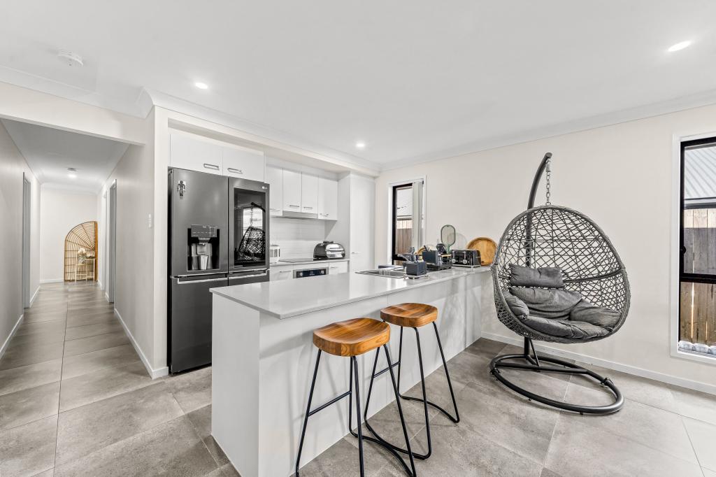 27 Locke Cres, Redbank Plains, QLD 4301
