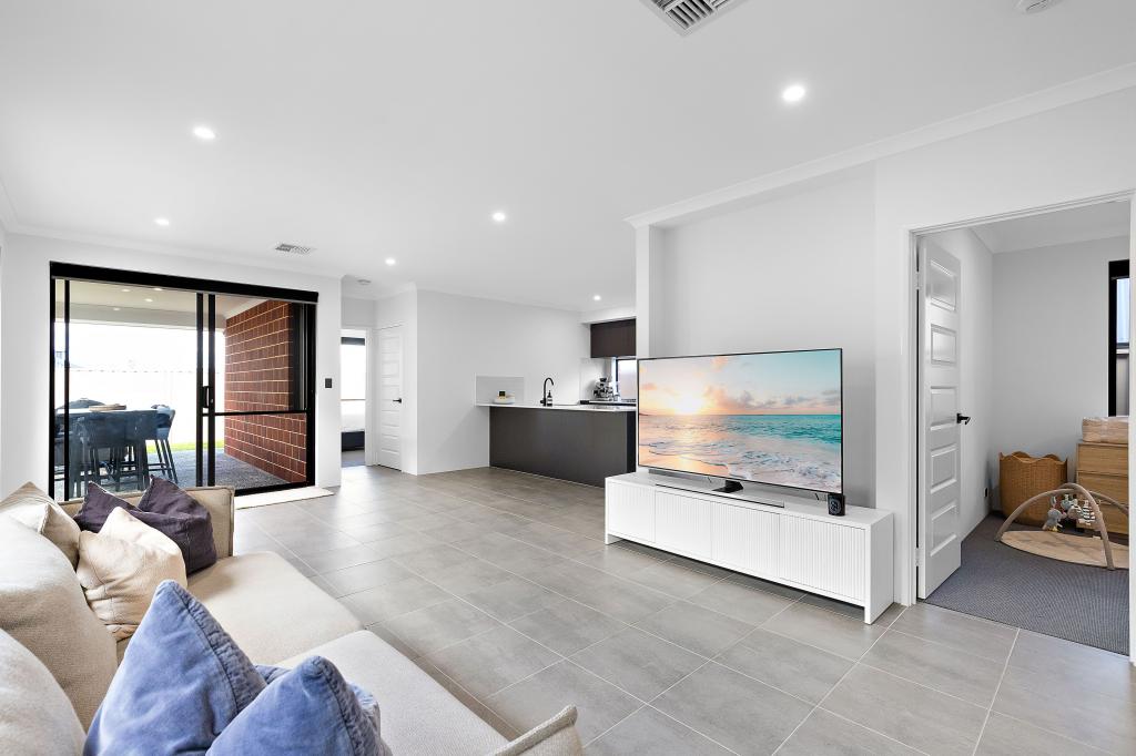 29 Kalamata Cct, Coogee, WA 6166